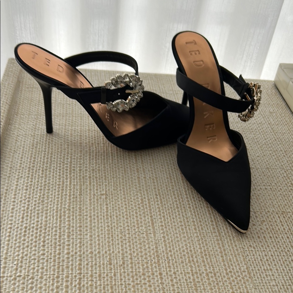 Ted Baker Black Heels with Pointed Toe and Stiletto Heel